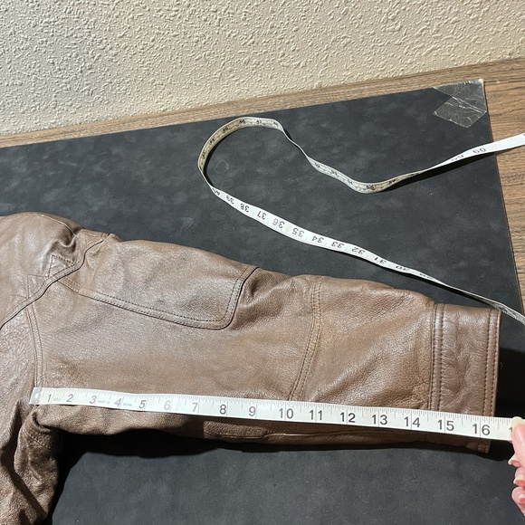 VTG Adventure Bound Wilsons Leather Bomber Jacket Distressed Aviator Moto Crop - Picture 8 of 16